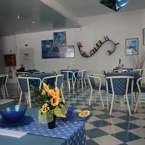 https://residence-bluadria.emilia-romagnahotels.net