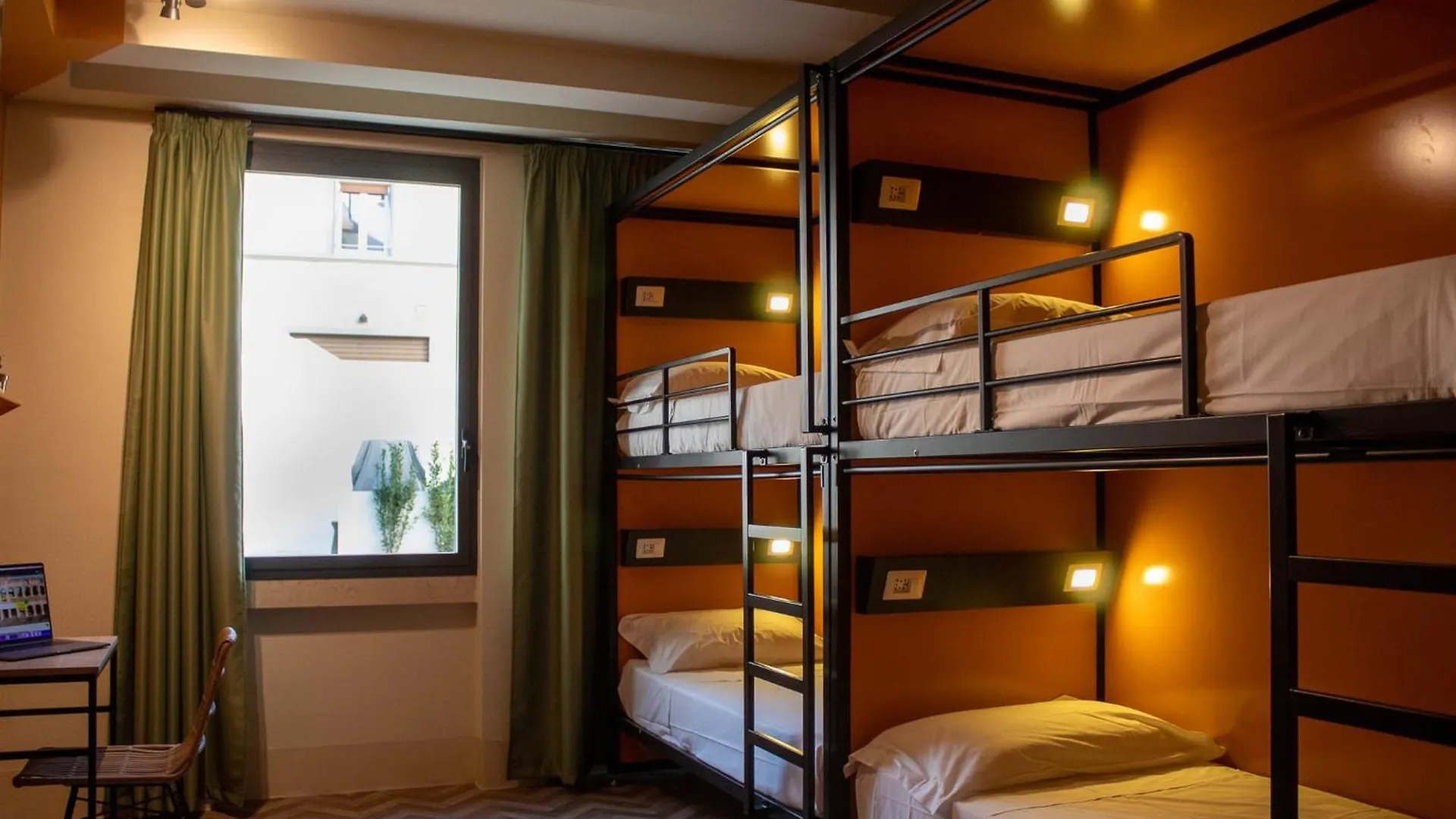 Hostel Yellowsquare Firenze Olaszország