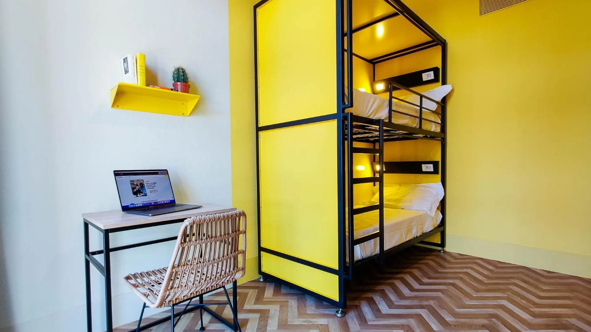 Hostel Yellowsquare Florence