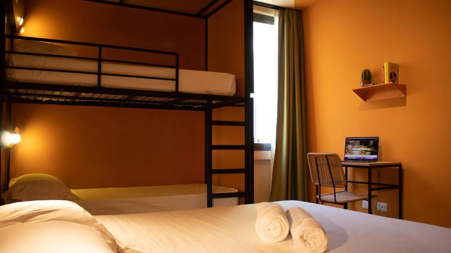 Yellowsquare Firenze Hostel
